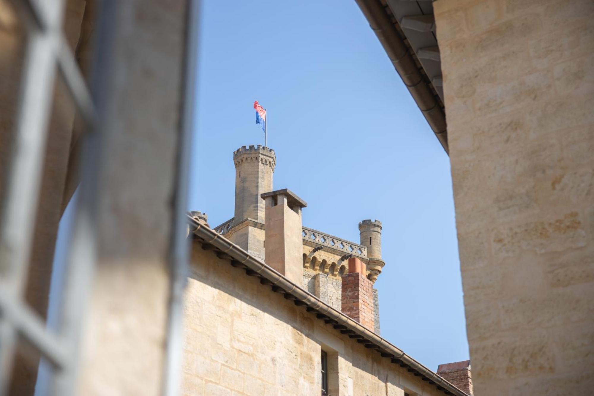 Bon Jour Uzes Apartment Bagian luar foto